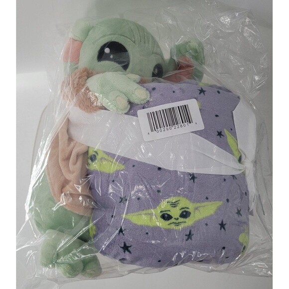 The Big One Disney's The Mandalorian Grogu Buddy Throw Blanket NWT - Picture 3 of 4